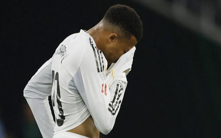 বার্সেলোনার বিপক্ষে ম্যাচের আগে এমবাপ্পেকে নিয়ে দুশ্চিন্তায় রিয়াল